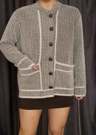 ZİKZAK DESENLİ DÜĞMELİ HIRKA