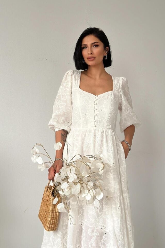 Beyaz Düğmeli Brode Elbise